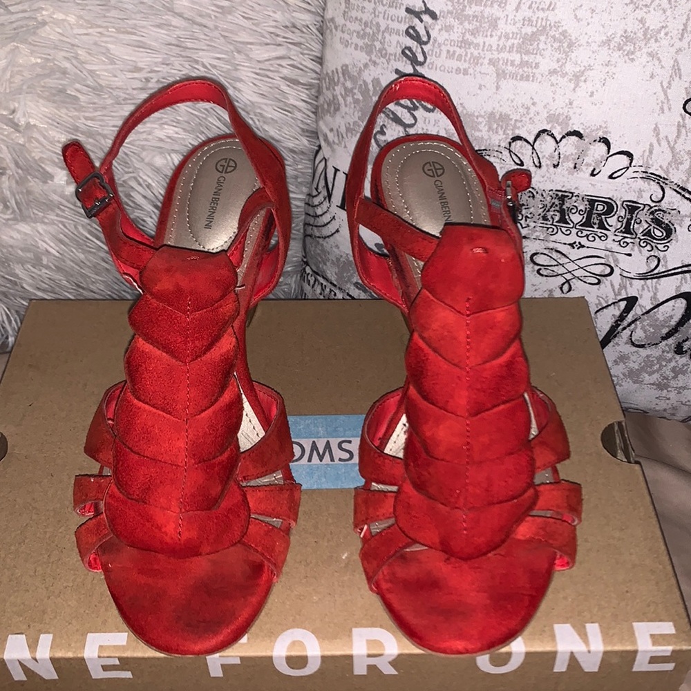 Sandals shoes